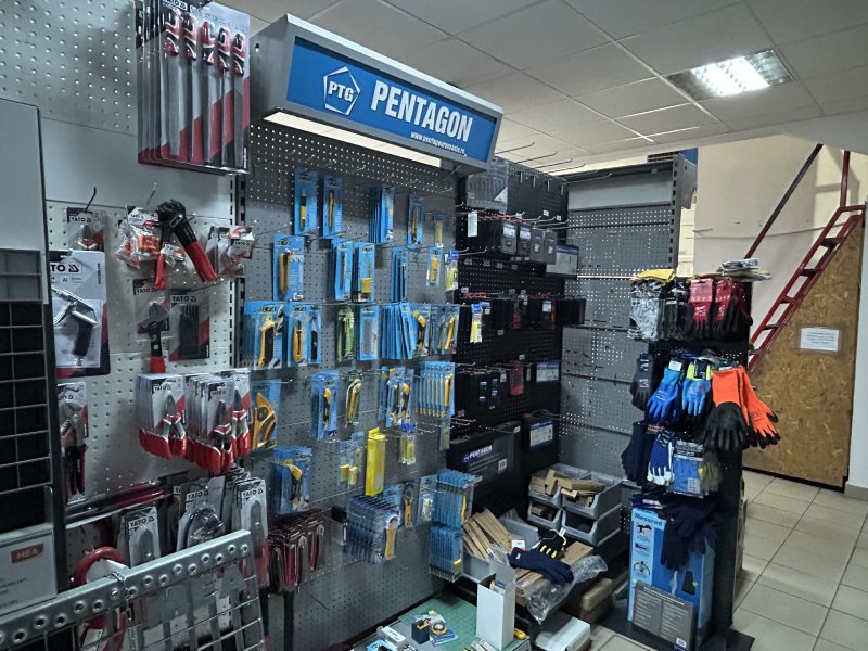 Showroom Pentagon România