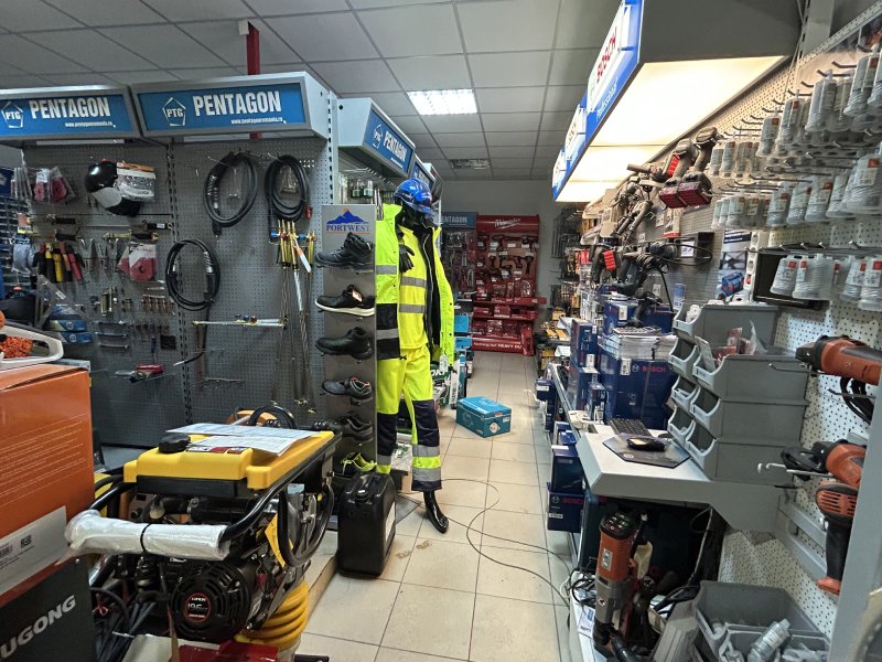 Showroom Pentagon România