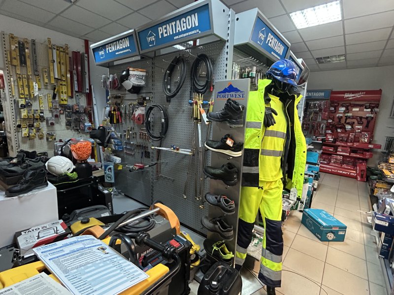 Showroom Pentagon România