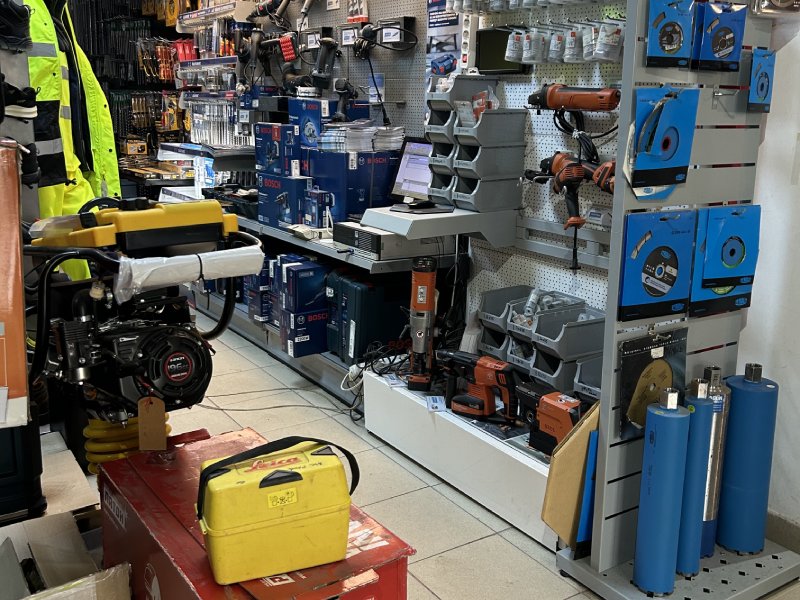 Showroom Pentagon România