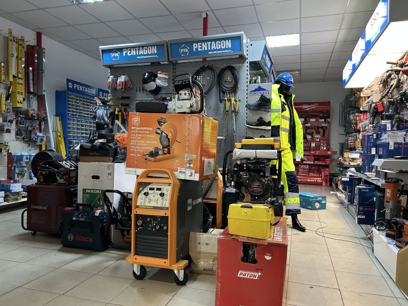 Showroom Pentagon România