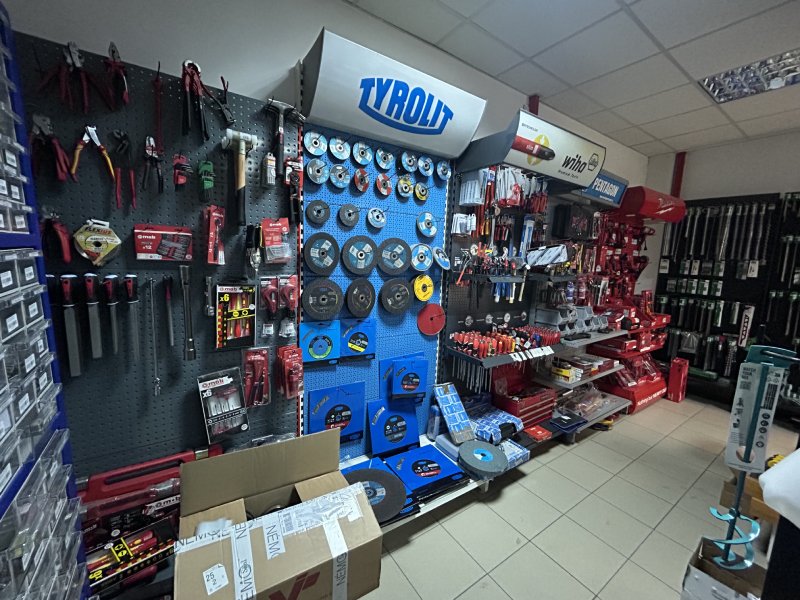 Showroom Pentagon România