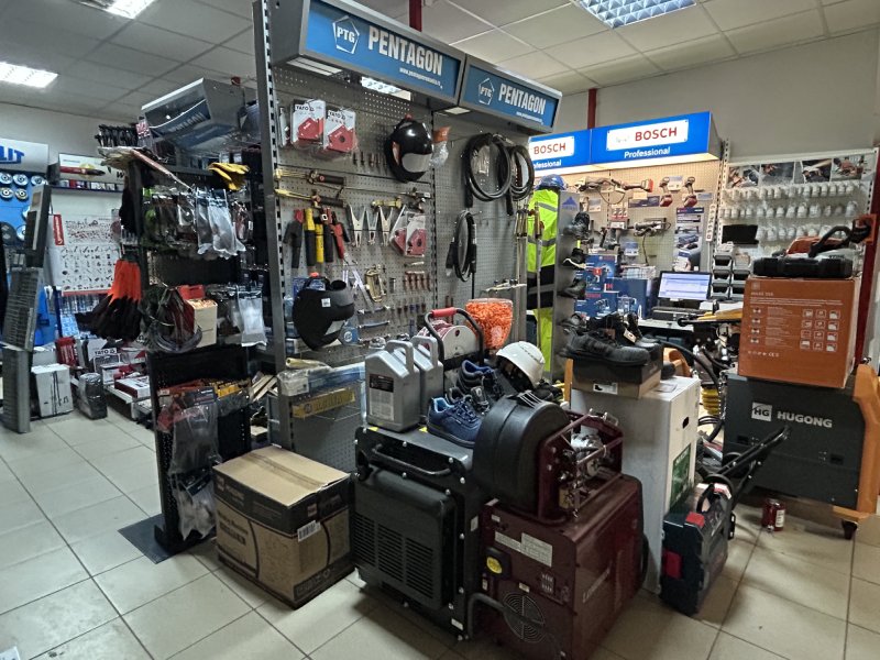 Showroom Pentagon România